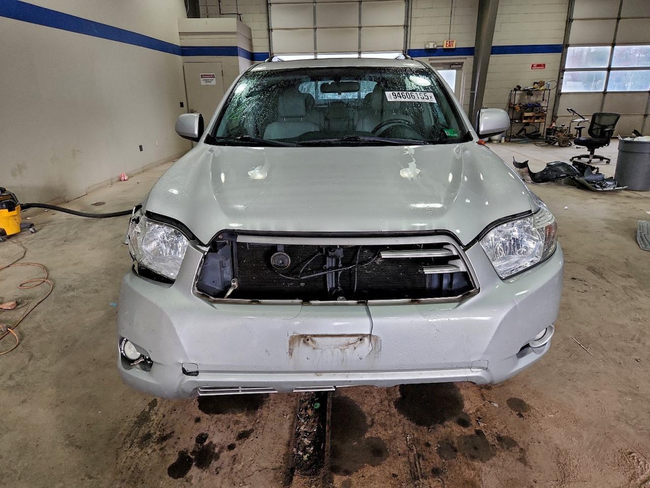 2010 TOYOTA HIGHLANDER