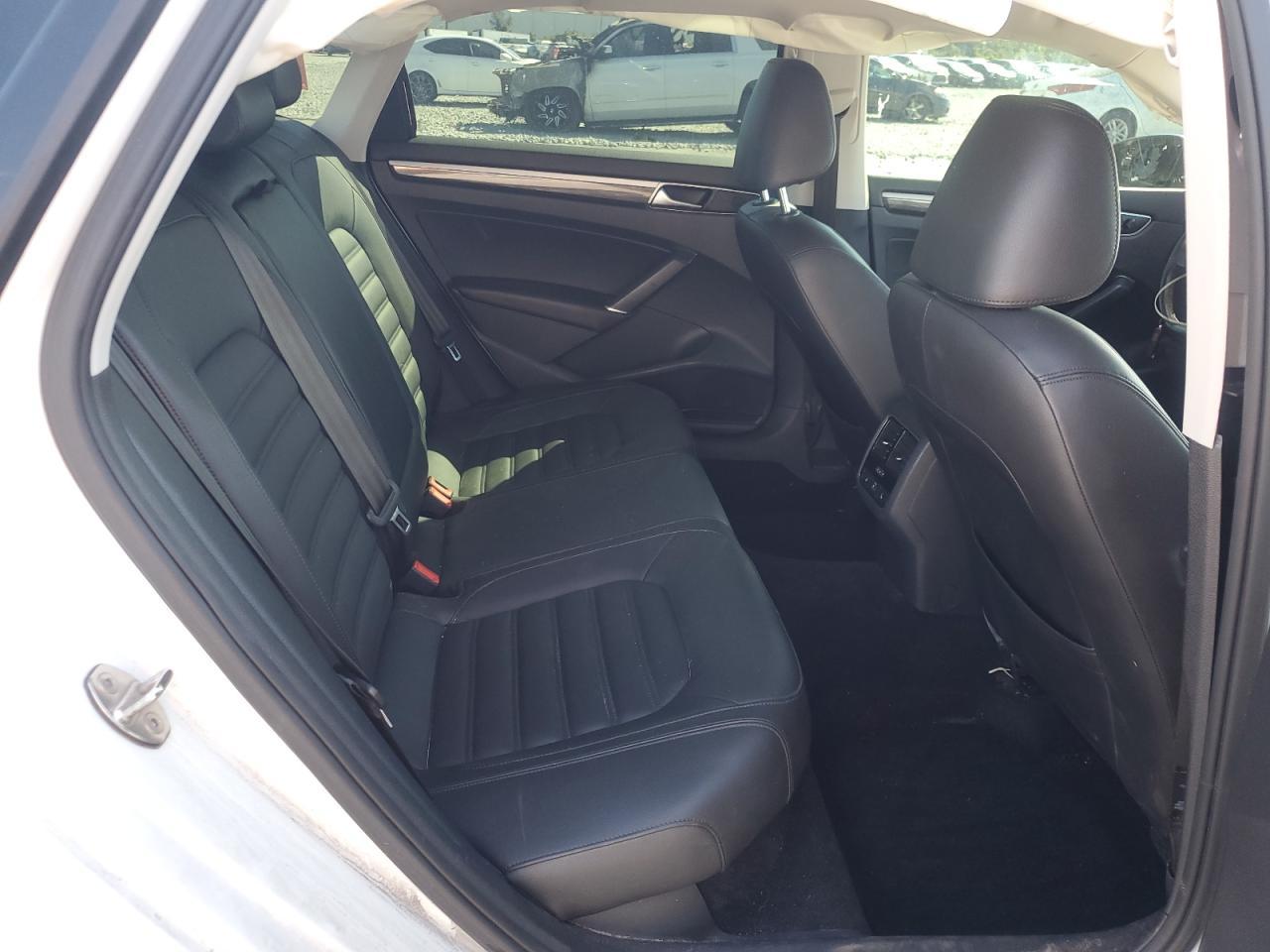 2018 VOLKSWAGEN Passat