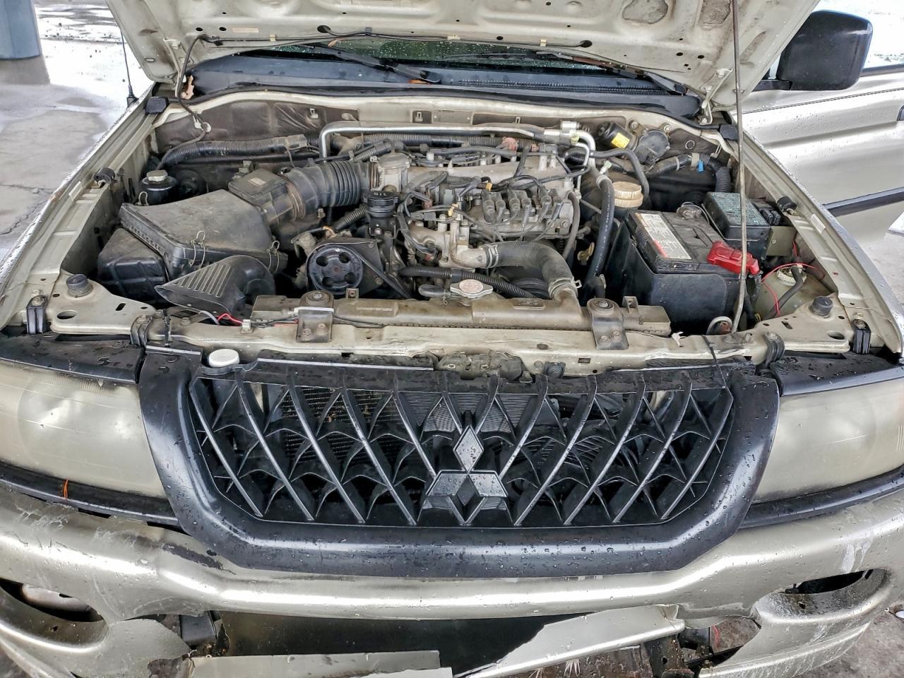 2002 MITSUBISHI Montero