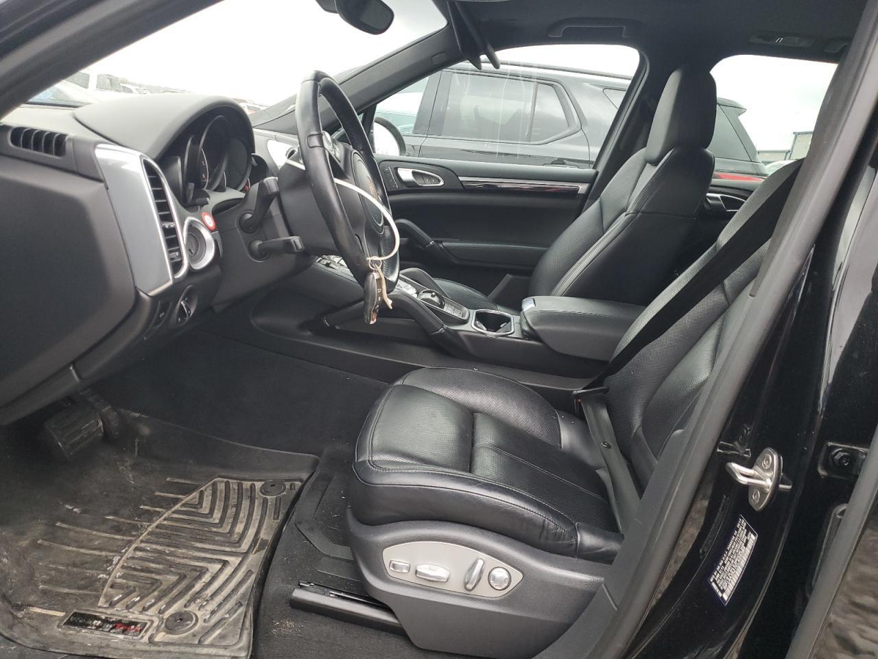 2014 PORSCHE CAYENNE