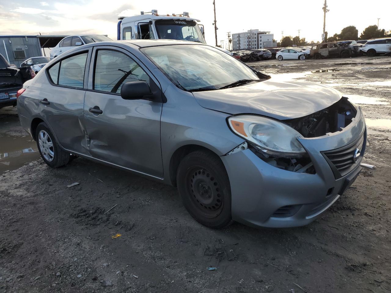 2013 NISSAN VERSA
