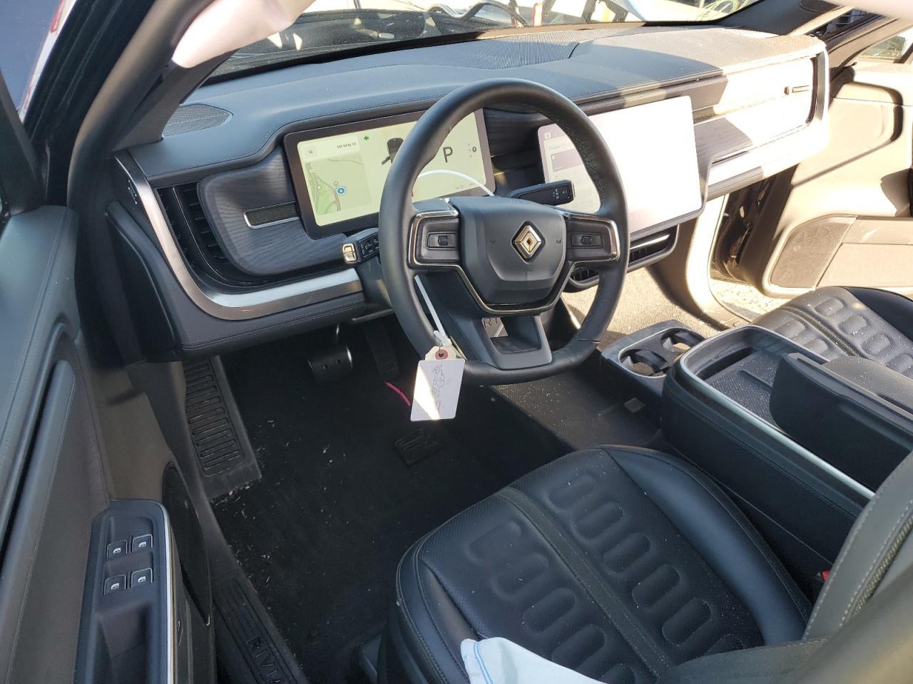 2025 RIVIAN R1s