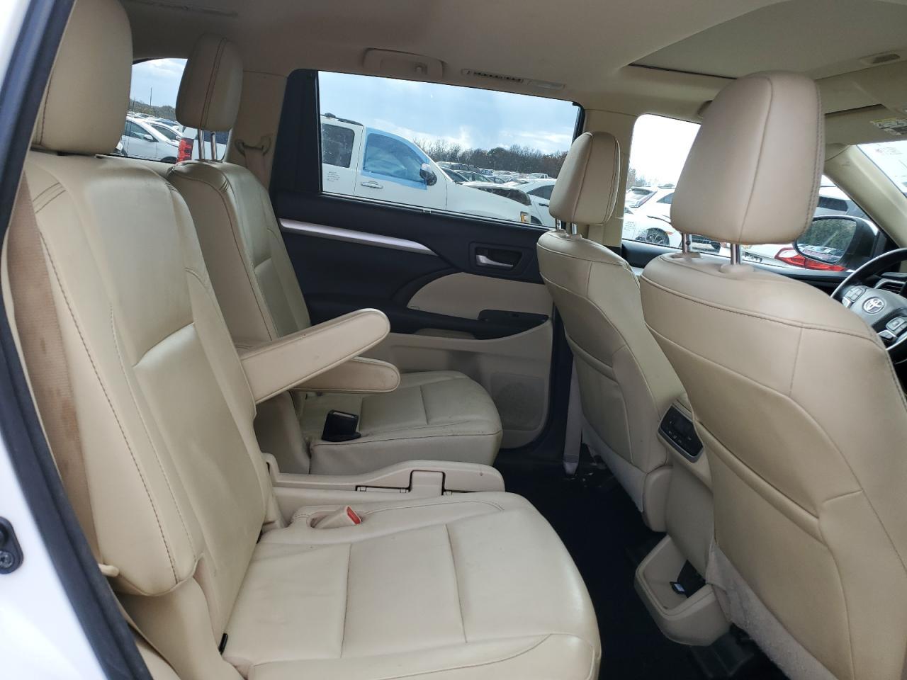2017 TOYOTA HIGHLANDER