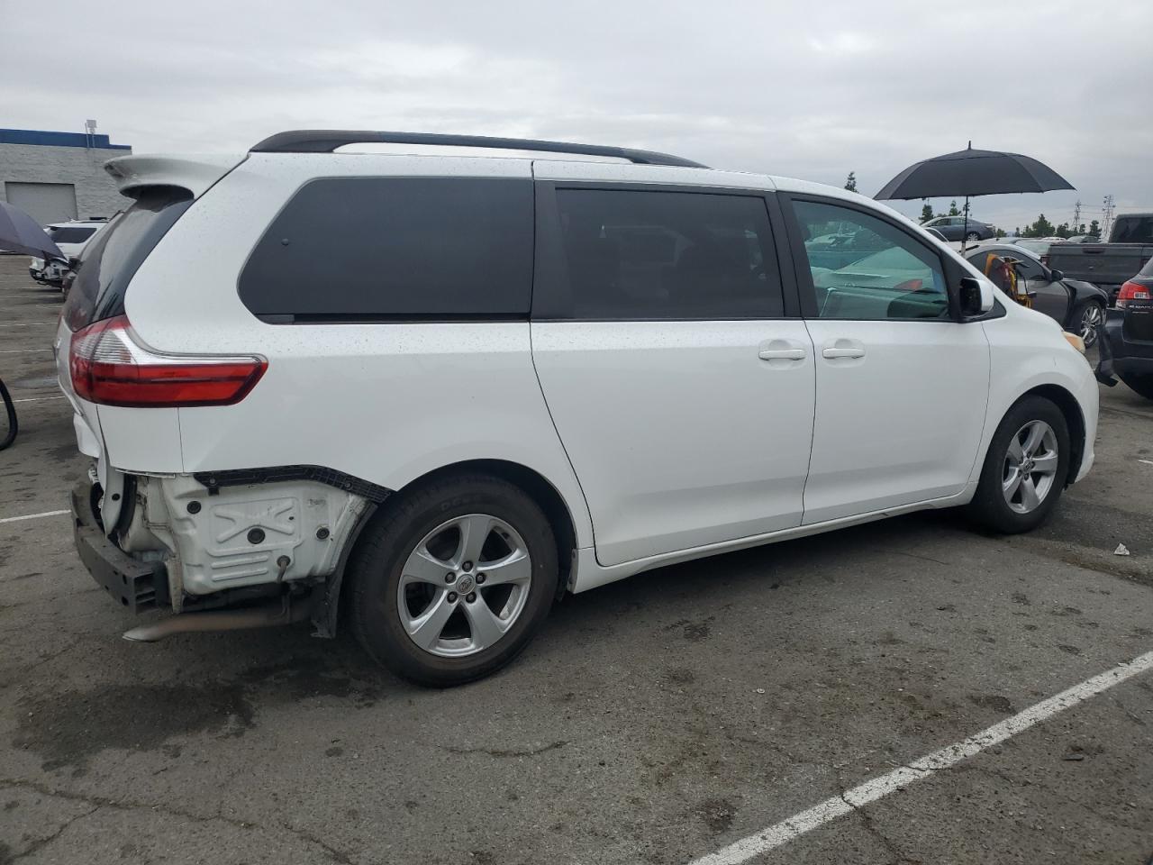 2015 TOYOTA SIENNA