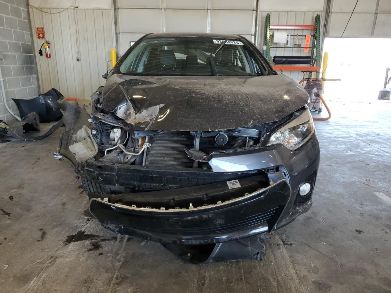 2016 TOYOTA COROLLA
