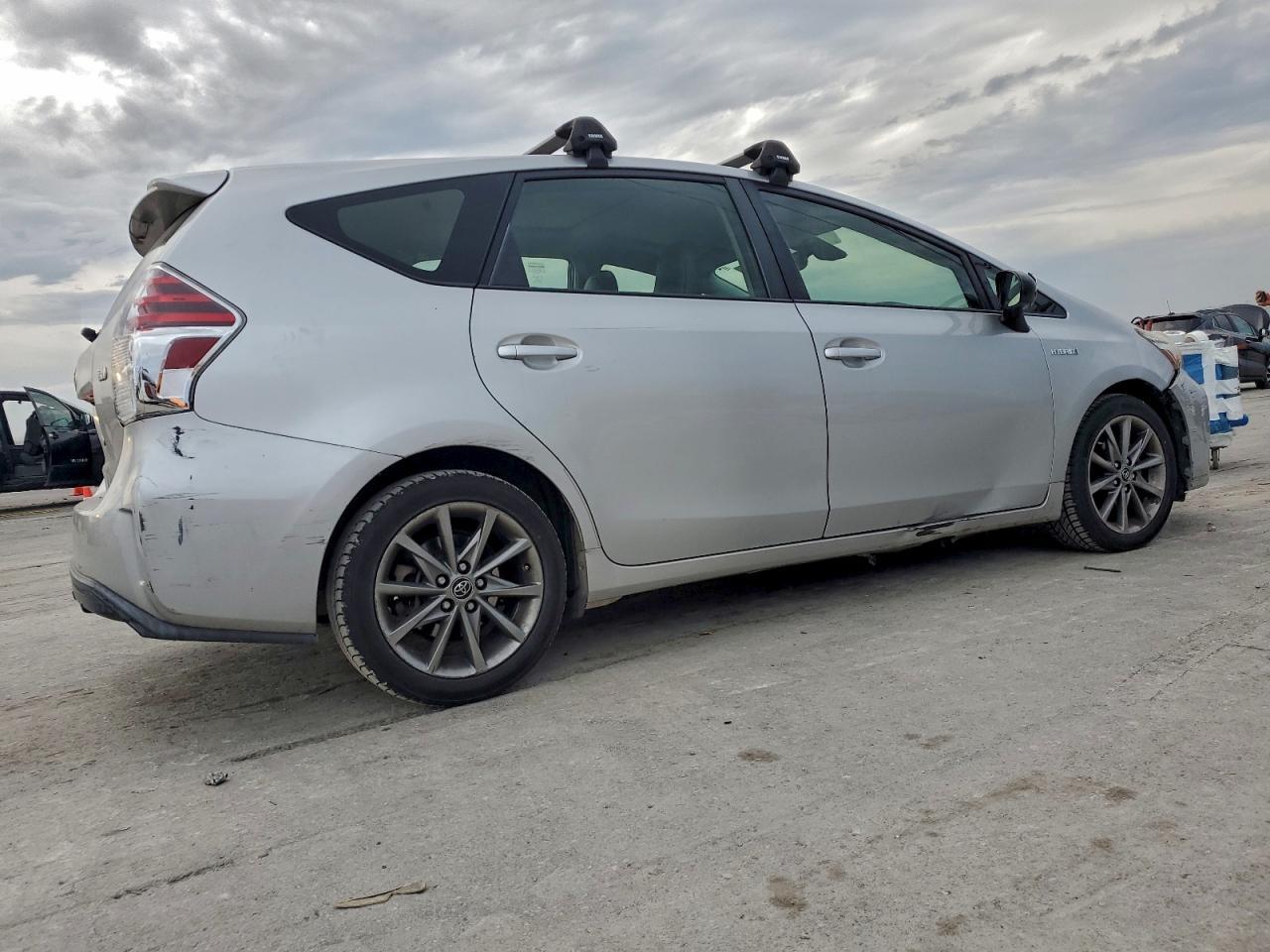 2015 TOYOTA PRIUS V