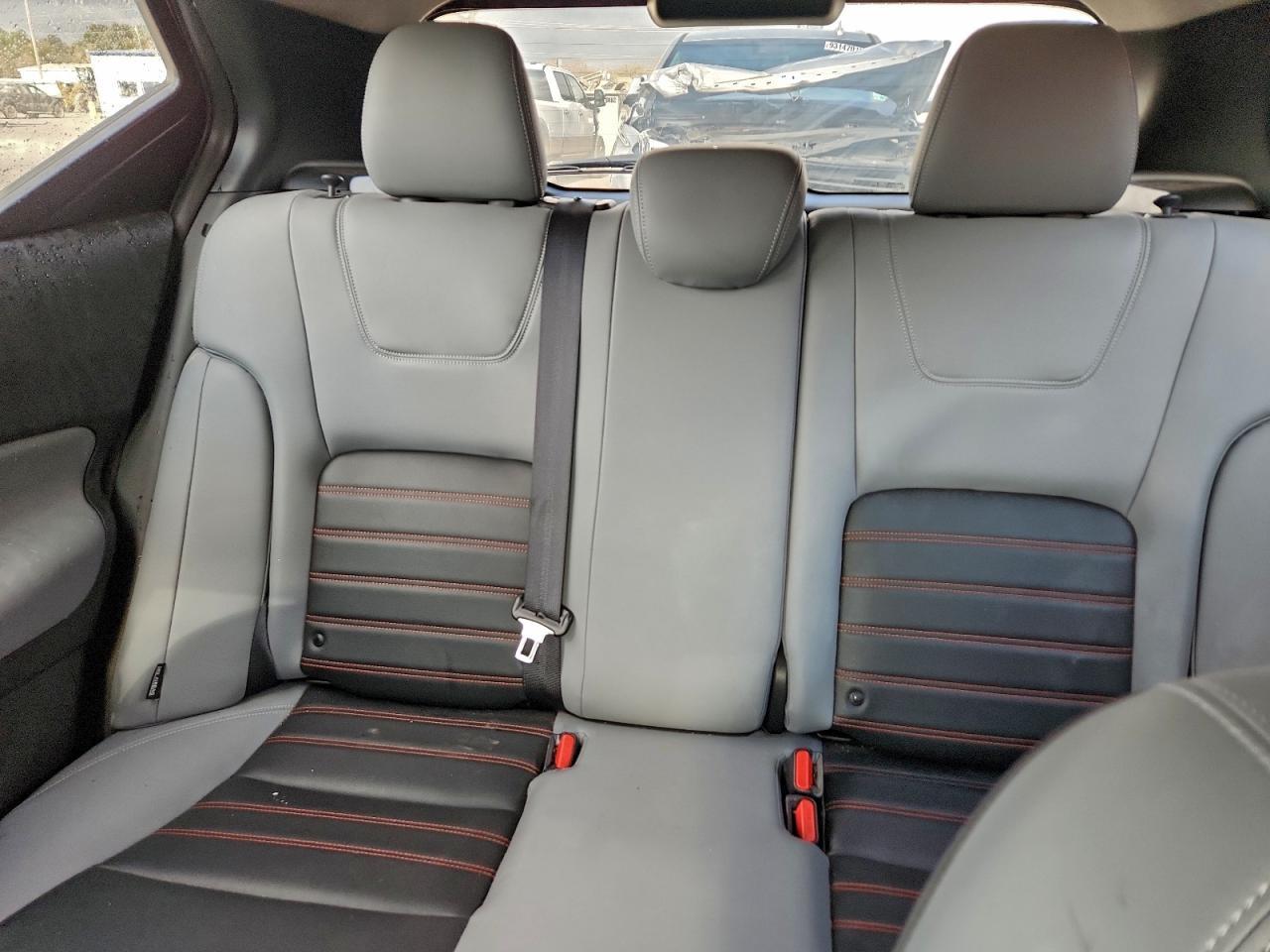 2023 NISSAN KICKS