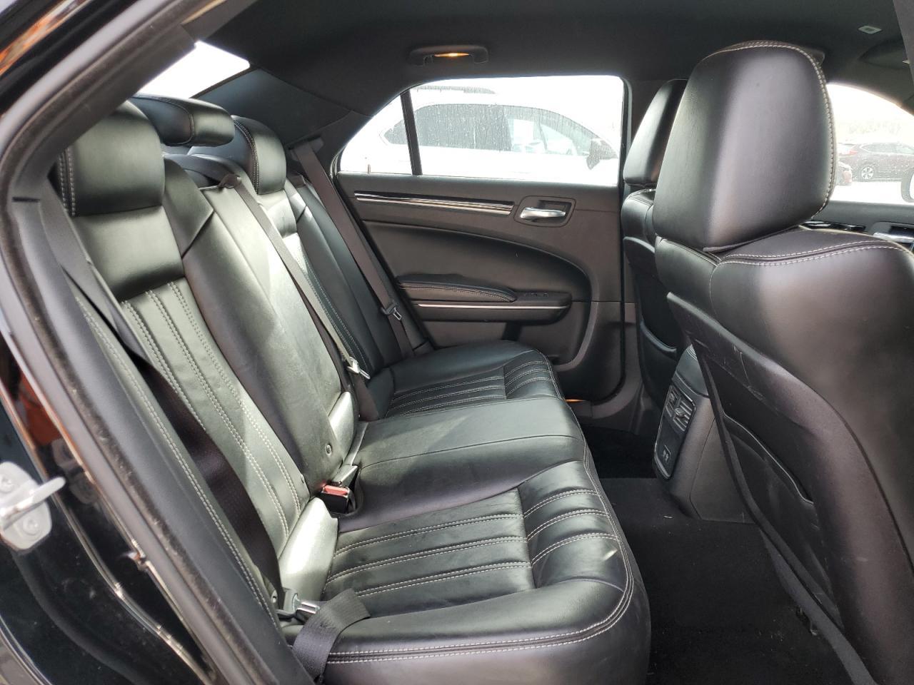 2019 CHRYSLER 300