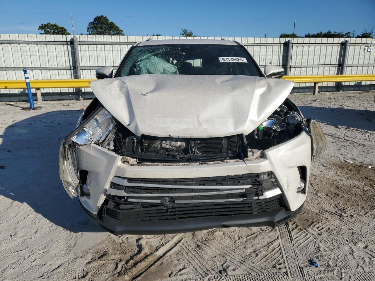 2017 TOYOTA HIGHLANDER