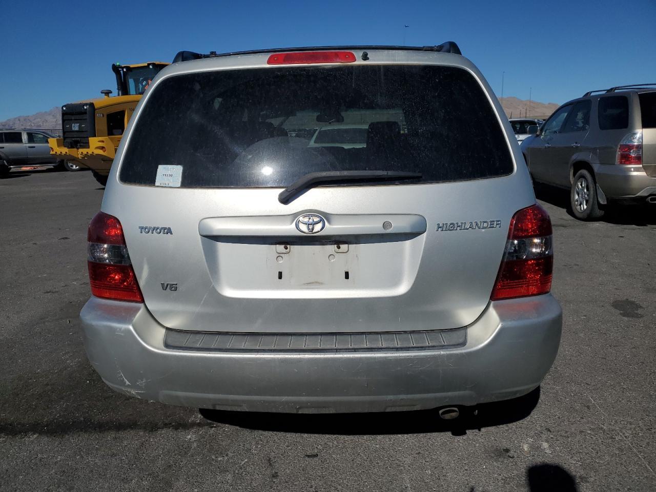 2004 TOYOTA HIGHLANDER