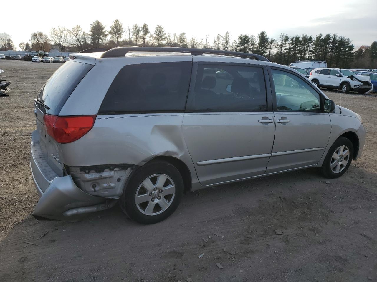2006 TOYOTA SIENNA