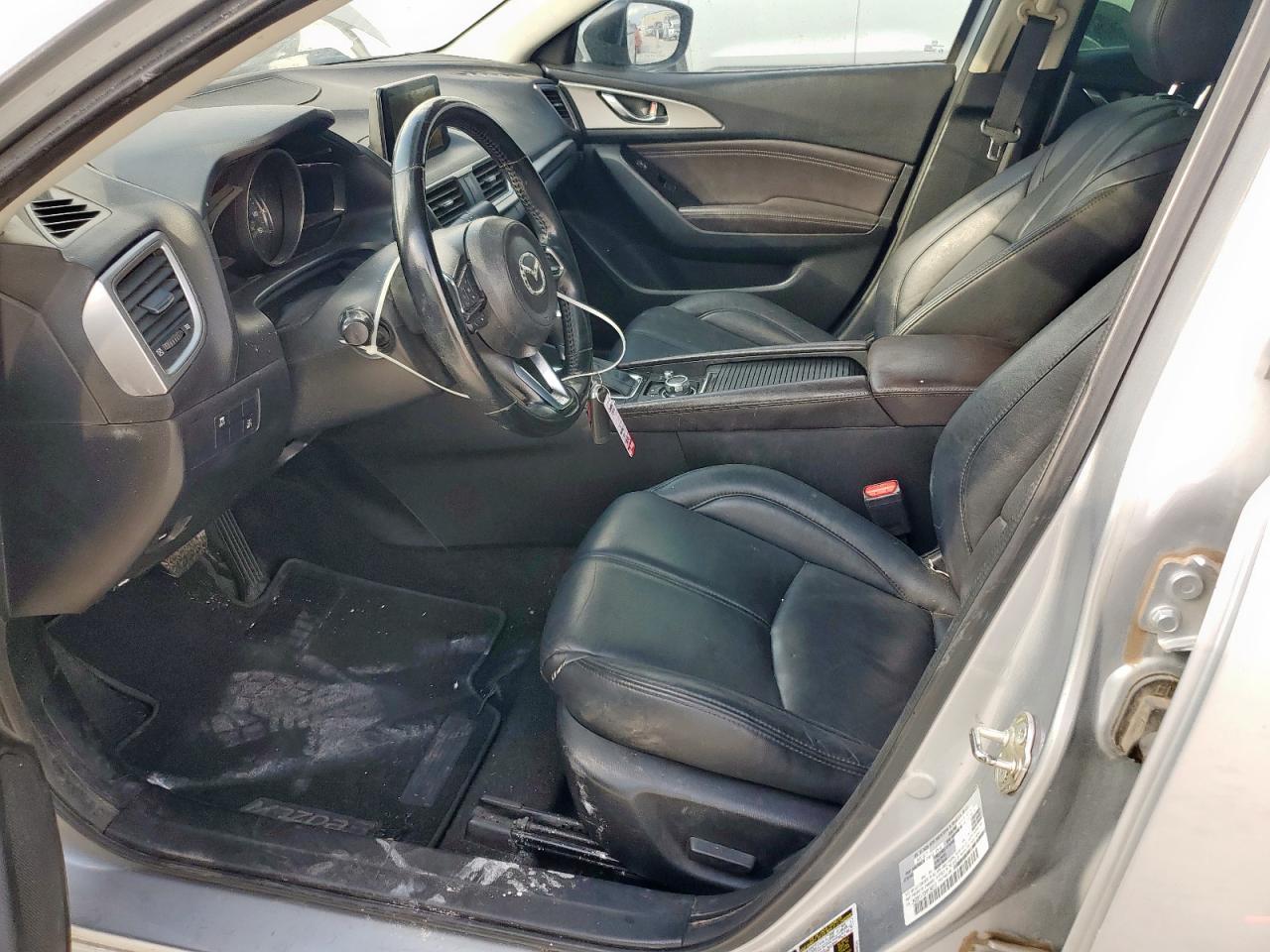 2017 MAZDA 3