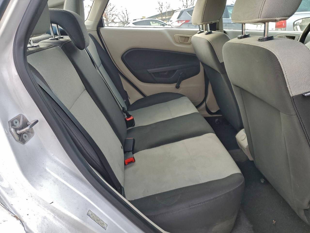2013 FORD Fiesta