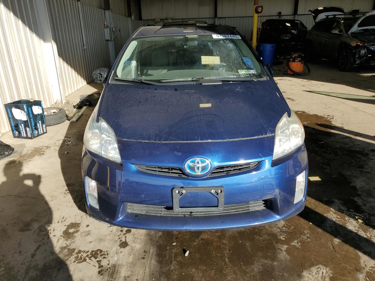 2011 TOYOTA PRIUS