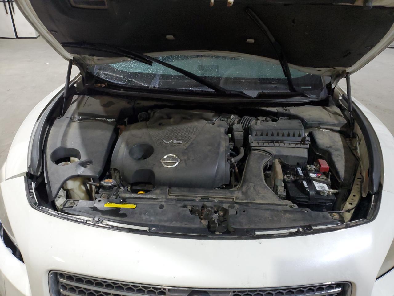 2010 NISSAN Maxima