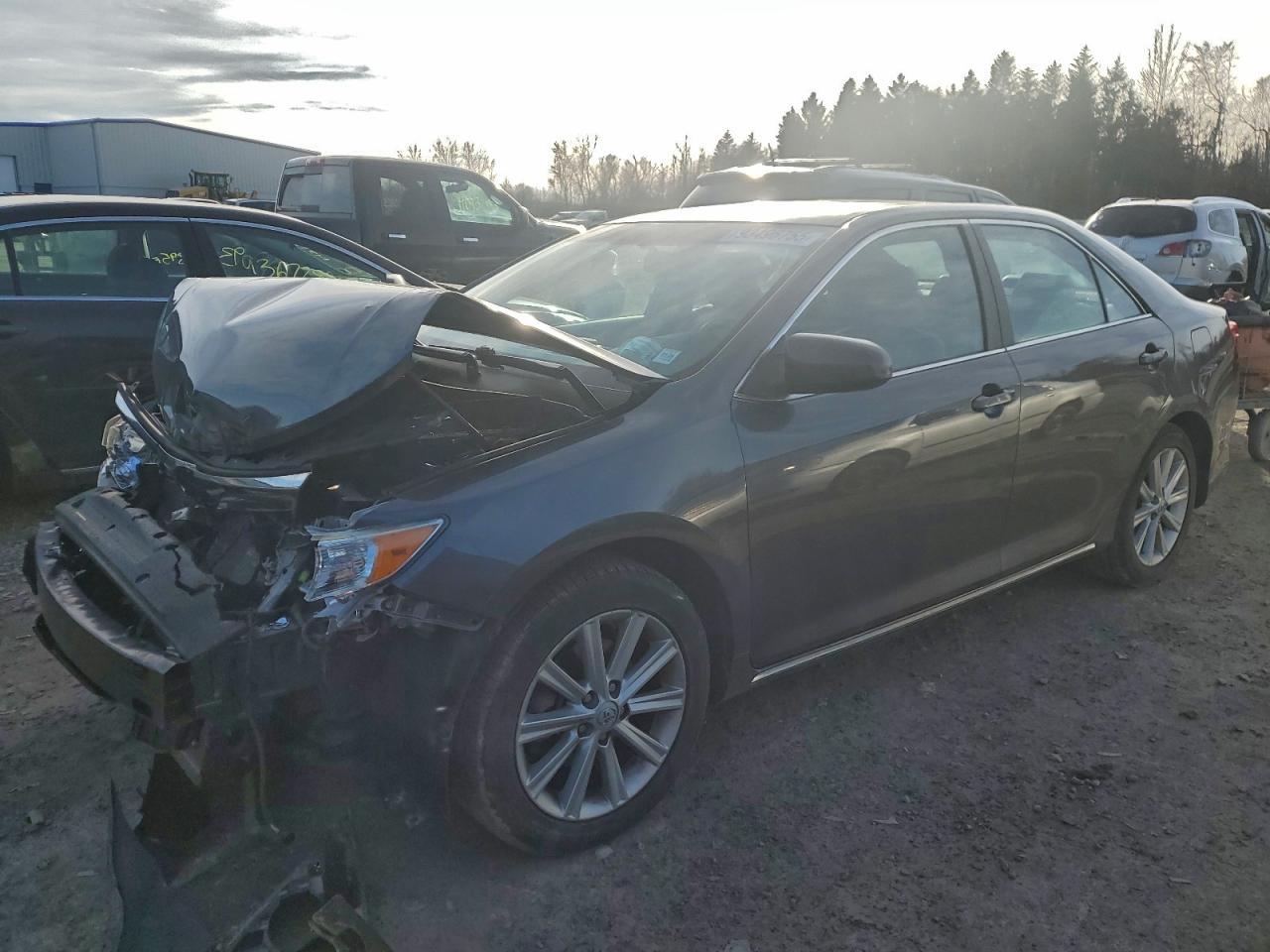2014 TOYOTA CAMRY