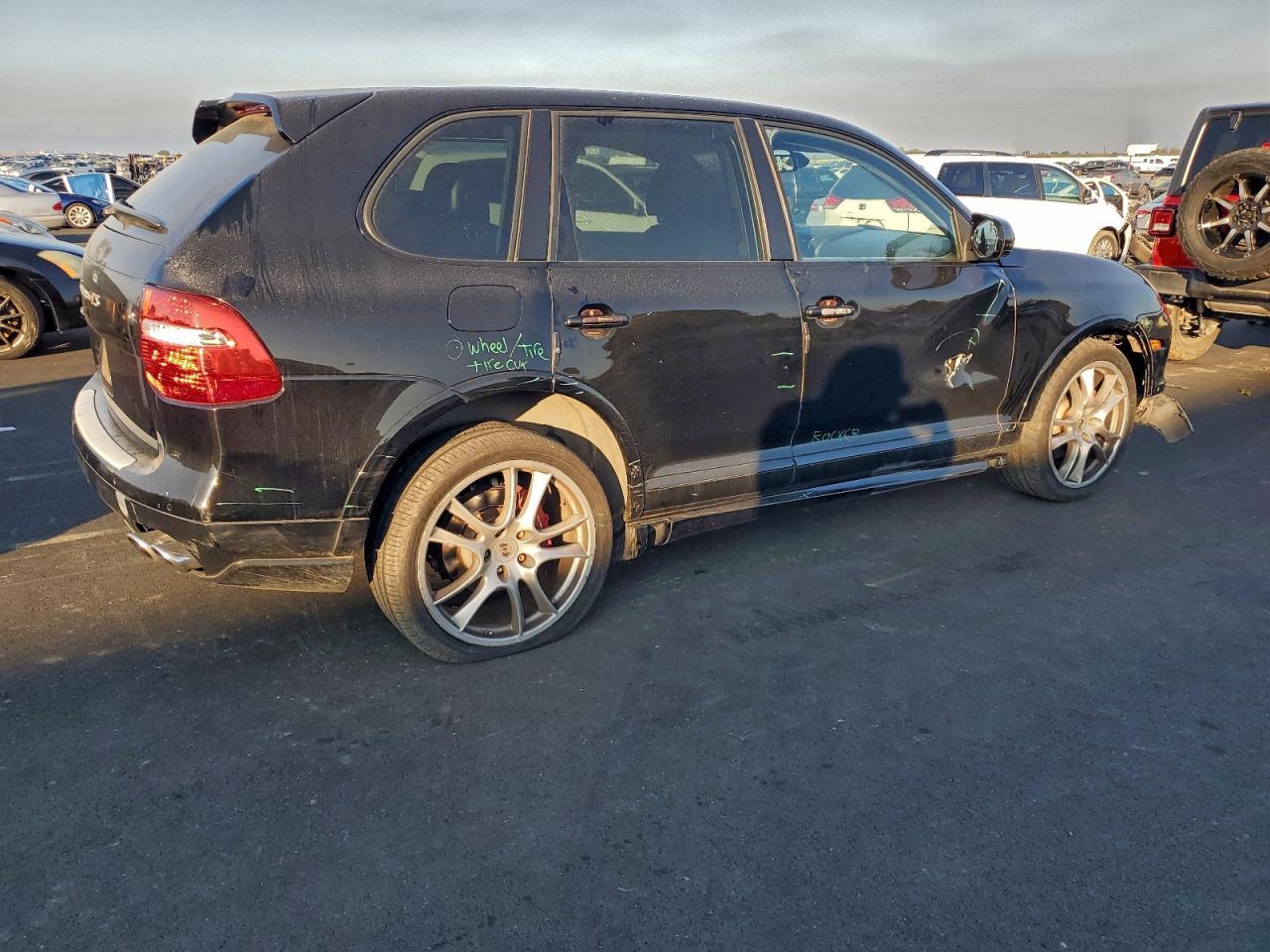 2010 PORSCHE CAYENNE
