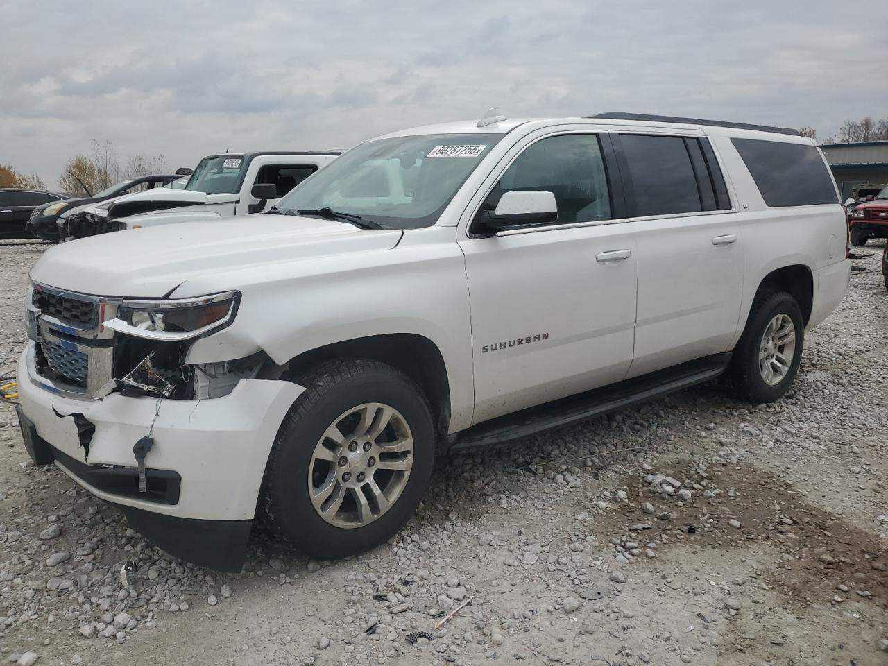 2016 CHEVROLET Suburban
