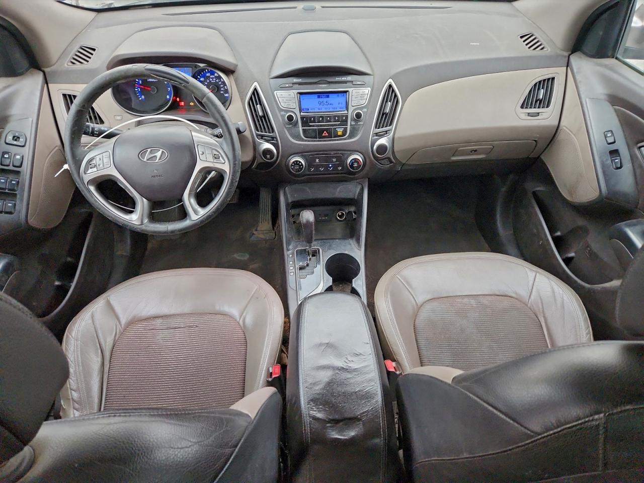 2011 HYUNDAI TUCSON