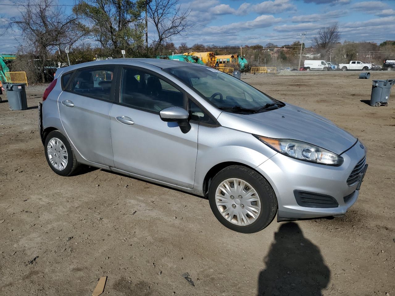2016 FORD Fiesta