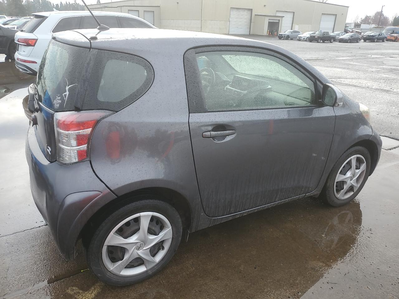2013 TOYOTA SCION