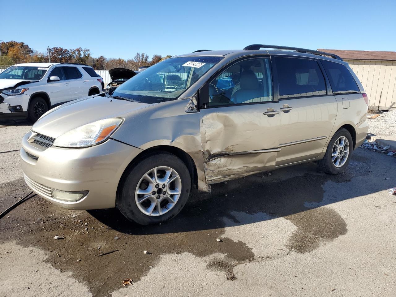 2005 TOYOTA SIENNA
