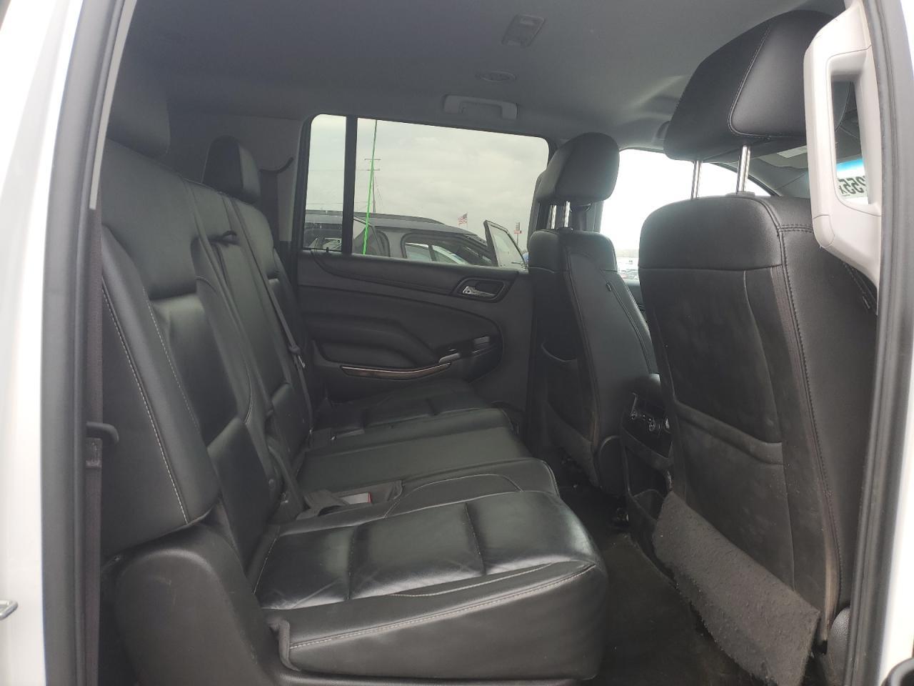 2016 CHEVROLET Suburban
