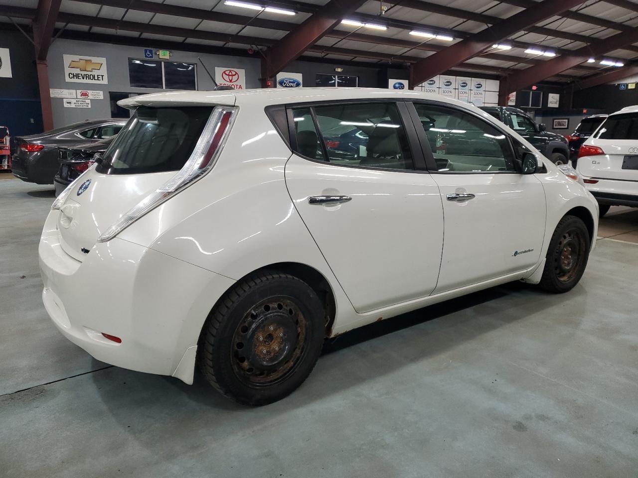 2015 NISSAN LEAF