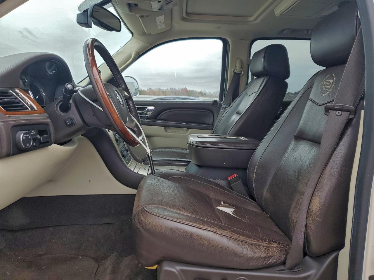 2011 CADILLAC Escalade ESV