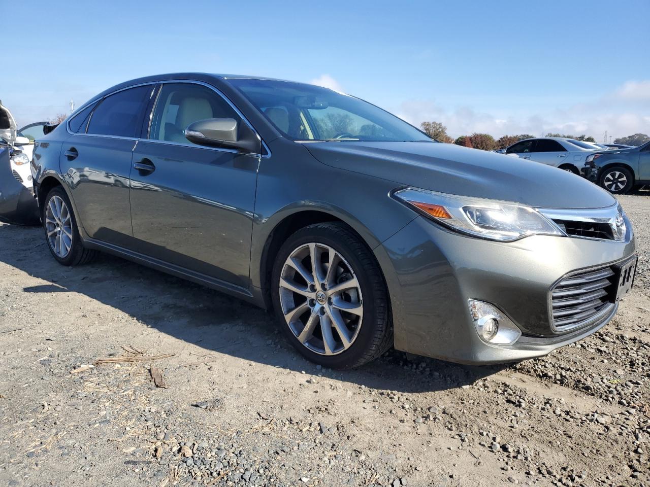 2013 TOYOTA Avalon