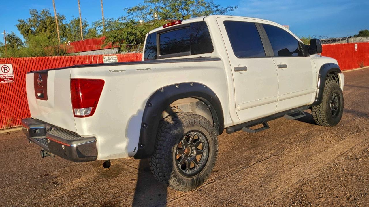 2011 NISSAN Titan