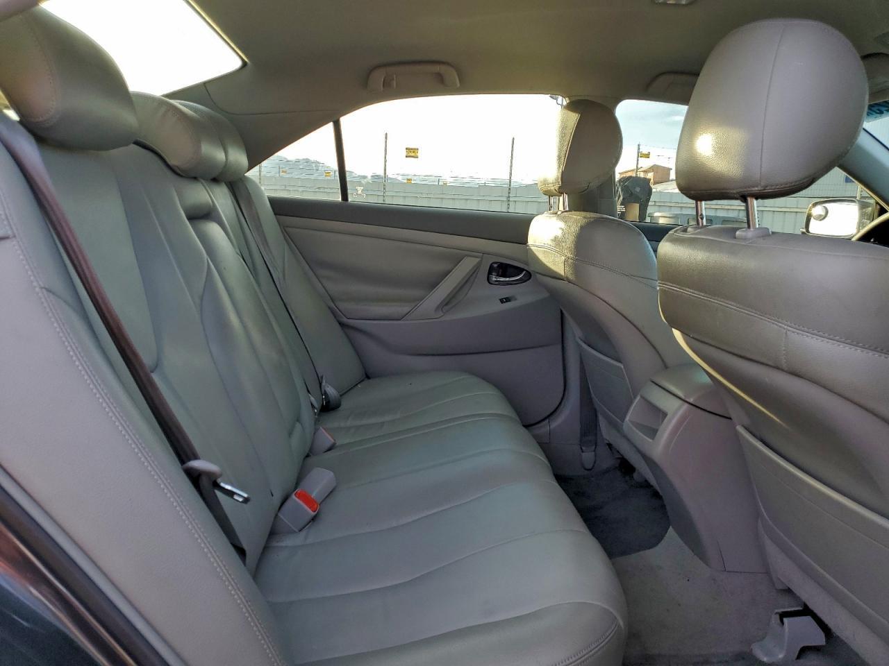 2011 TOYOTA CAMRY