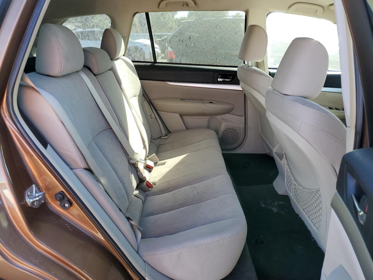 2013 SUBARU Outback