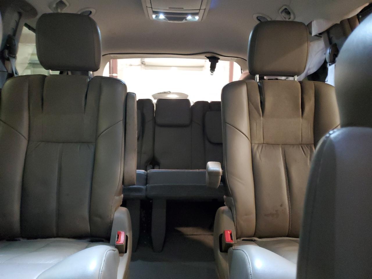 2014 CHRYSLER Town & Country