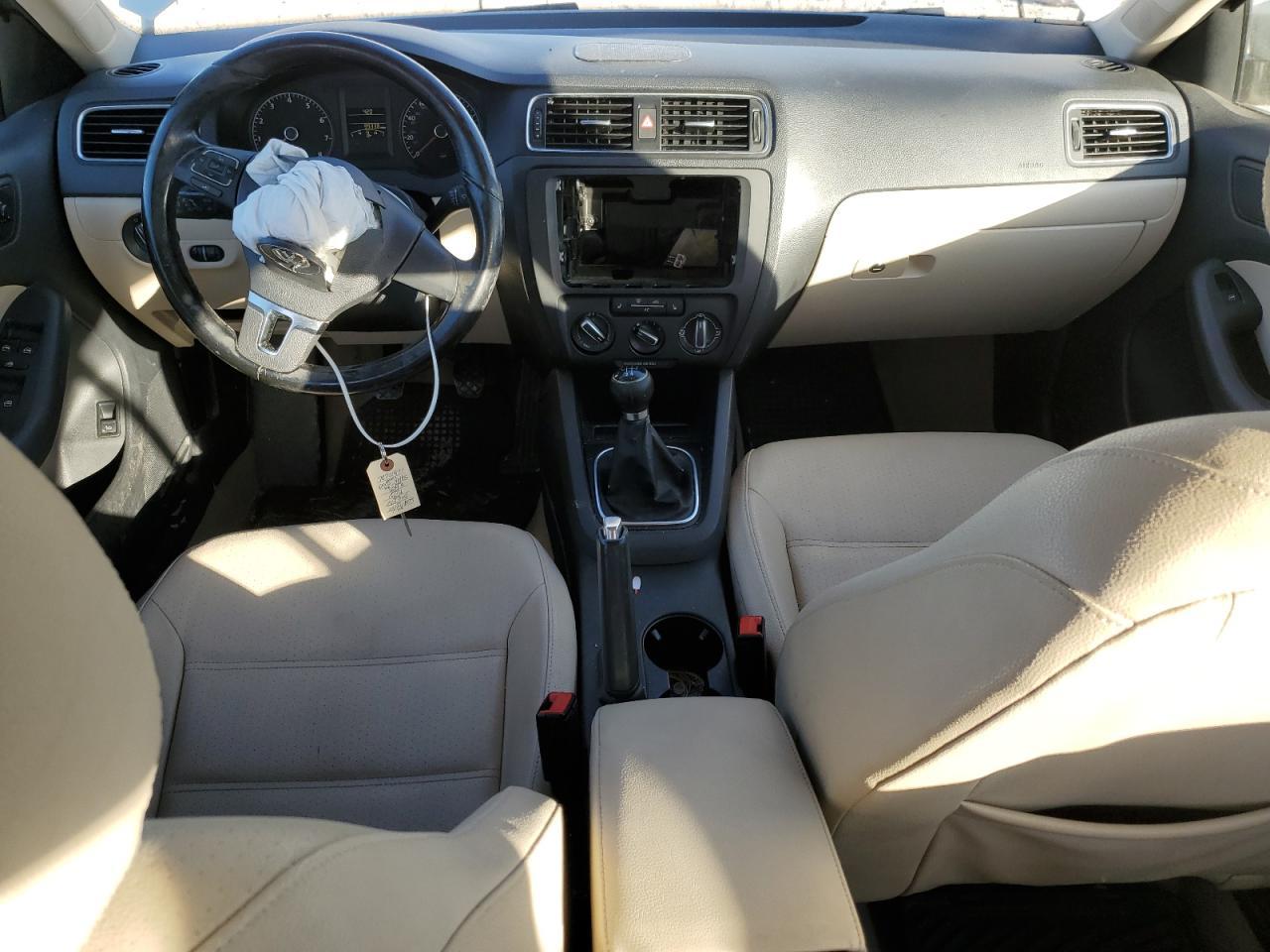 2011 VOLKSWAGEN JETTA