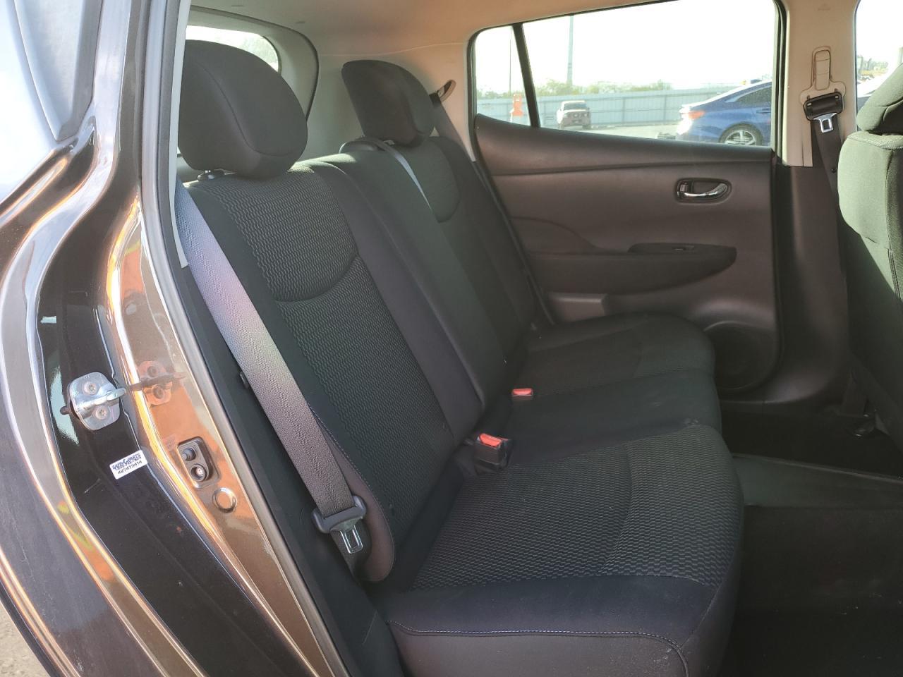 2016 NISSAN LEAF