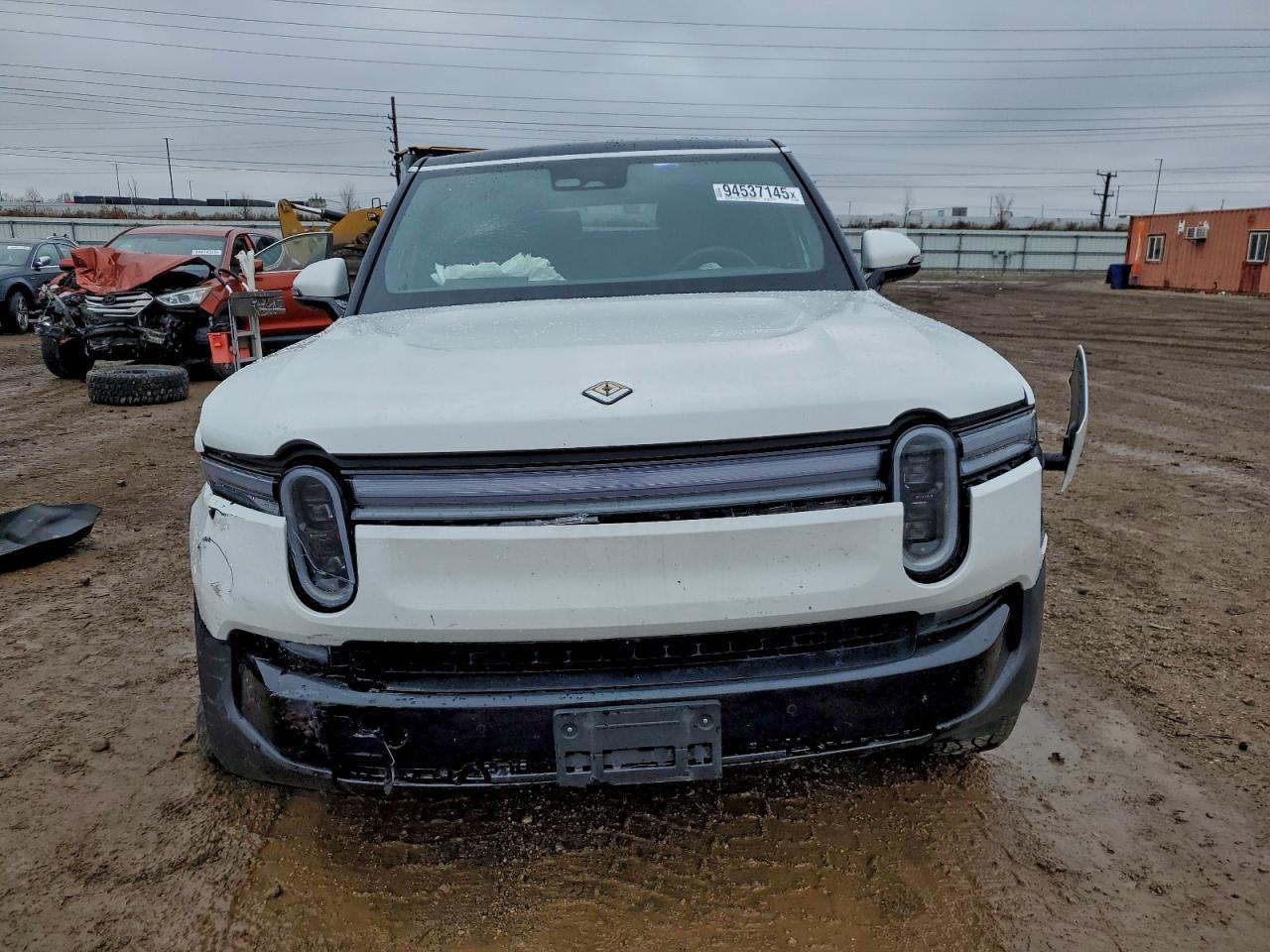 2025 RIVIAN R1s