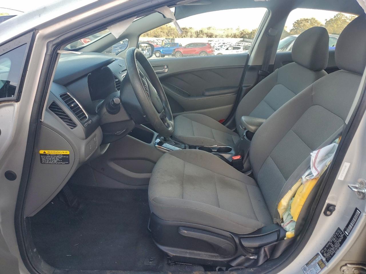2017 KIA FORTE