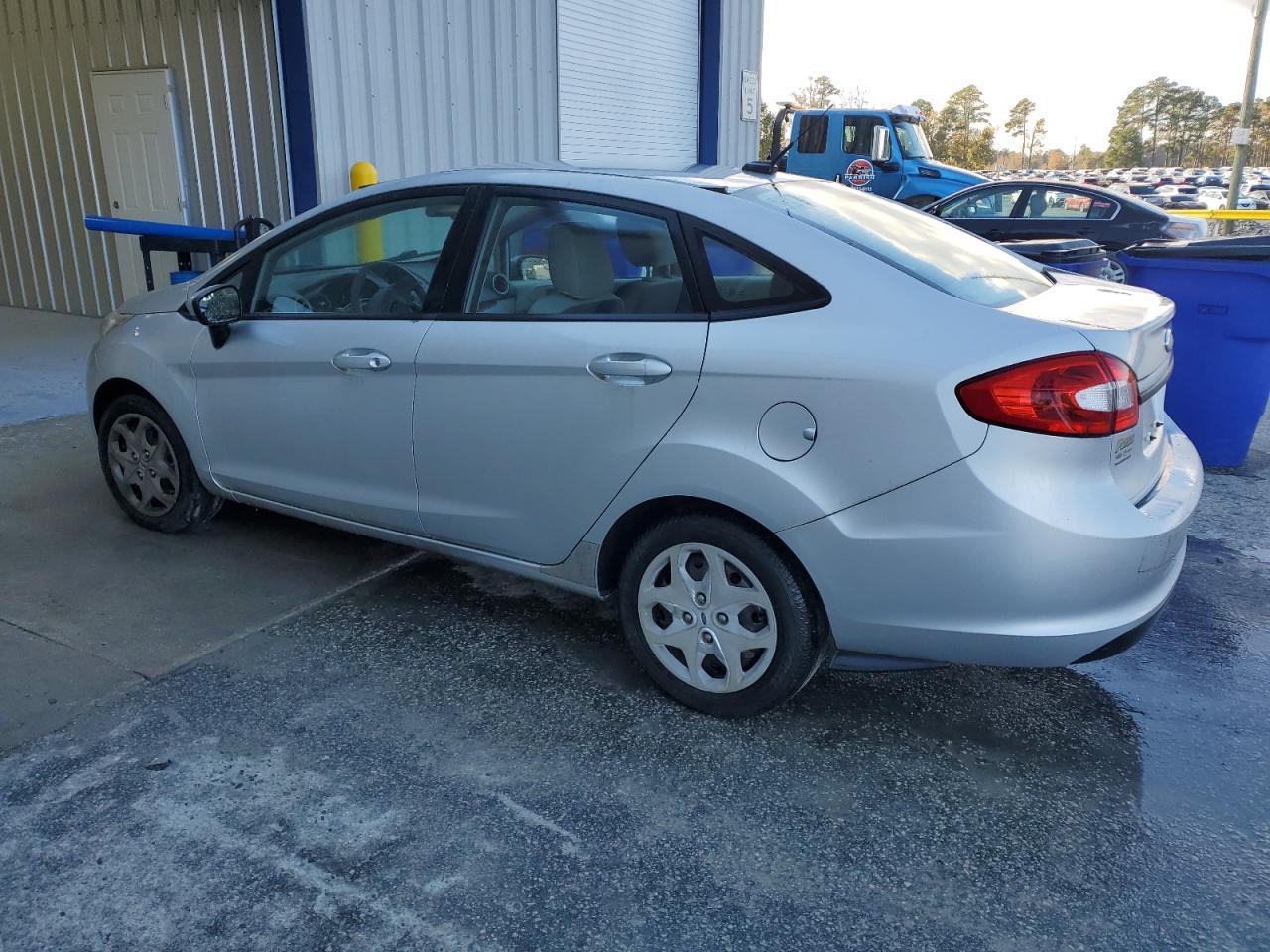 2013 FORD Fiesta