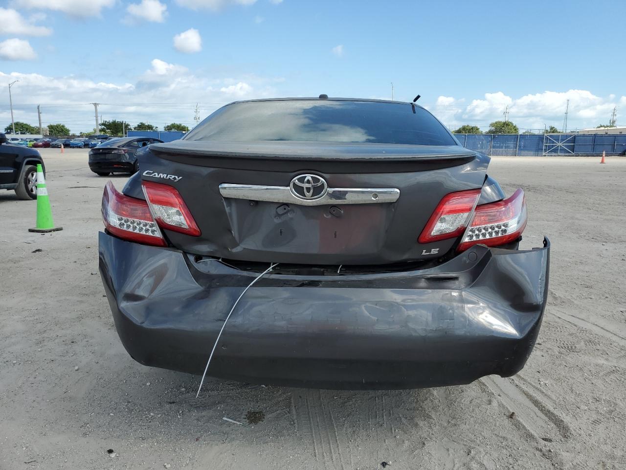 2011 TOYOTA CAMRY