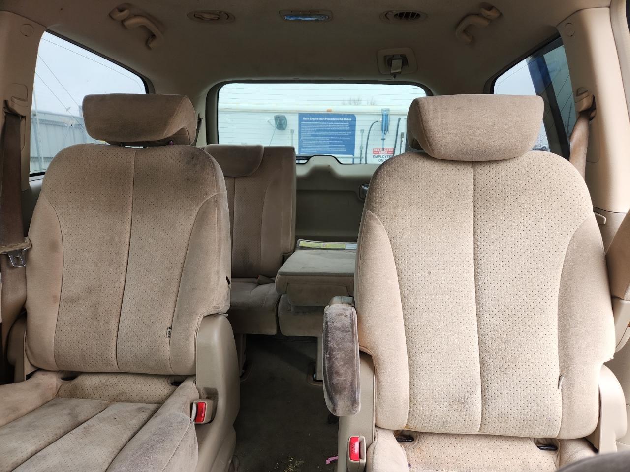 2007 HYUNDAI Entourage