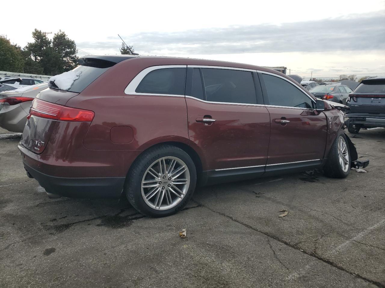 2015 LINCOLN MKT