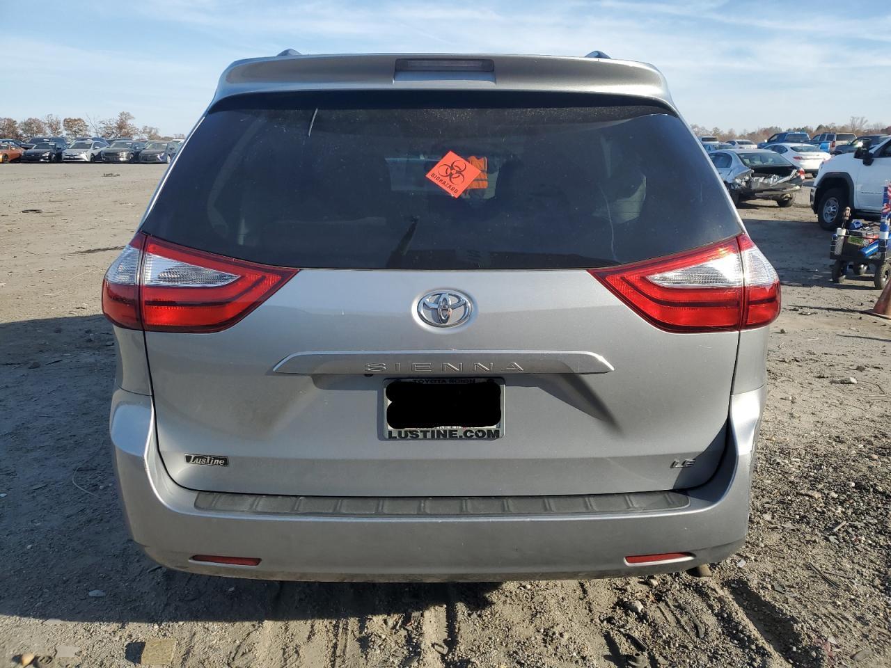2017 TOYOTA SIENNA