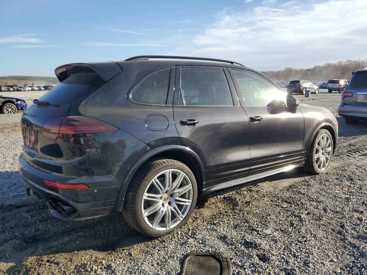 2018 PORSCHE CAYENNE