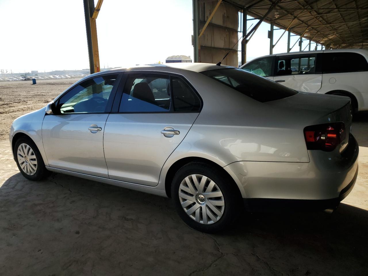 2010 VOLKSWAGEN JETTA