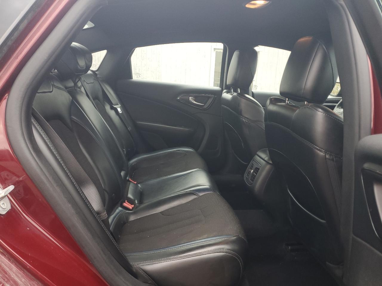 2016 CHRYSLER 200