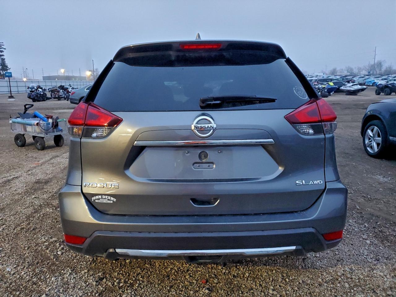 2017 NISSAN ROGUE