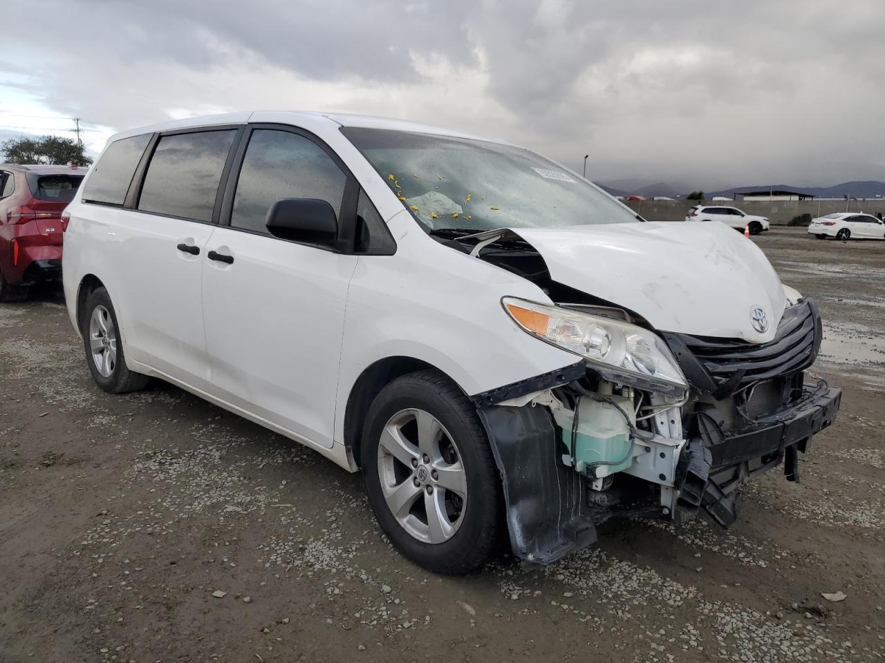 2015 TOYOTA SIENNA