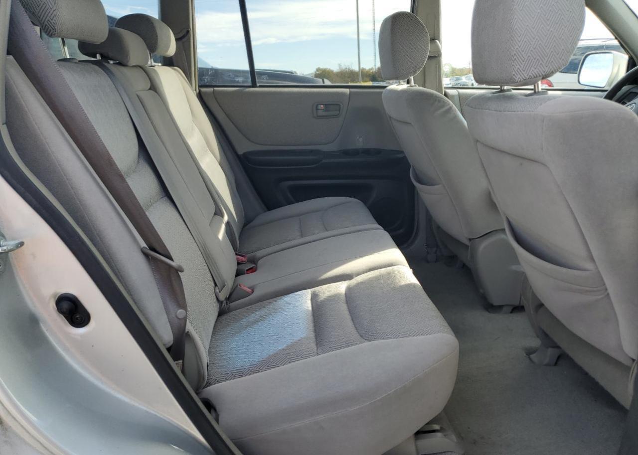 2002 TOYOTA HIGHLANDER