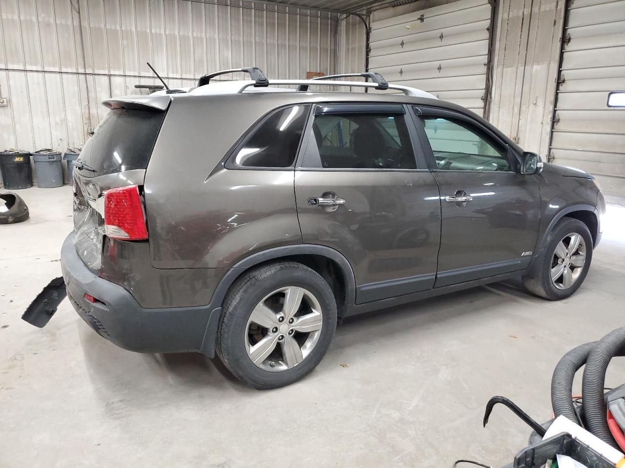 2013 KIA SORENTO